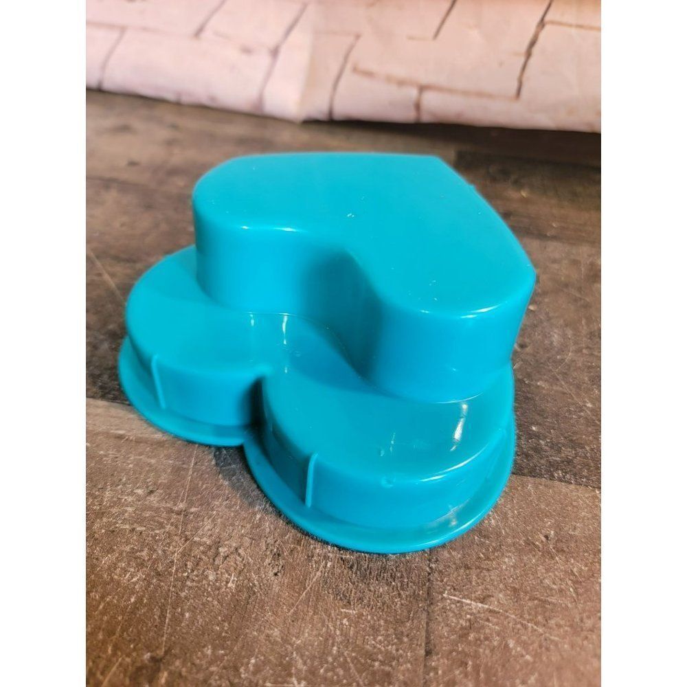 MGA blue heart pool doll accessory toy figure